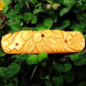 Vintage Carved Oversized Butterscotch Bakelite Brooch